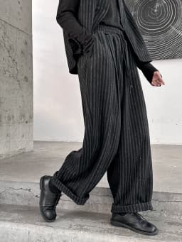 [EAM]  High Elastic Waist Black Stripe Wide Leg Thick Woolen Pants New Trousers Women Fashion Tide Autumn Winter 2026 1DH2448