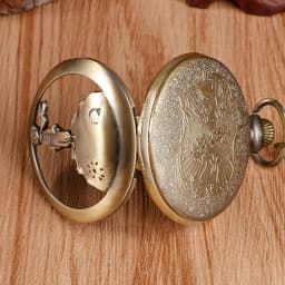 Retro Little Prince Quartz Pocket Watch Antique Bronze Hollow Pendant Necklace Watch Romantic Gift