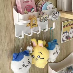 Wall-Mounted Keychain Display Holder Small Grain Storage Box Hook Rack No-Punching Needed Organizer for Home Jewelry Storage