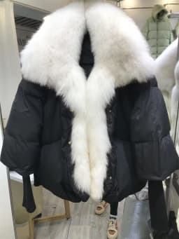 2026 Winter Real Fox Fur Collar White Duck Down Padded Down Jacket Regular Fashion Warm Big Fur Collar Women's Coat