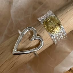 Vintage Unique Heart Motif Ring Texture Hollowed-Out Rings for Women Silver Color Temperament Jewelry Gift Daily Wear