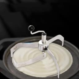 360° smooth rotation, adjustable size to meet different needs, foldable home pancake making machine