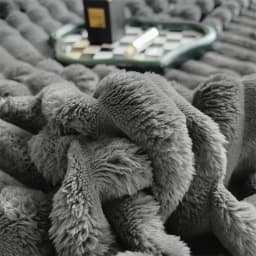Soft Plush Warm Winter Blanket Carving Thick Cozy Bedspreads and Coverlets for Bed Sofa Throw Blanket Single Couple Size