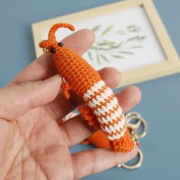 1Pc Cute Shrimp Charm Bag Pendant Cartoon Mini Hand Knitted Keyring Lovely Pendant Couple Keychain Bag Accessories