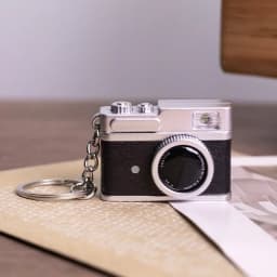 New Creative Mini Glow Baby With DSLR Camera Keychain With Flash Sound Effects Gift Toy Bag Accessories Kids Boy Gift Keychain
