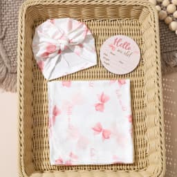Newborn Baby Girl Swaddle Wrap Set Hello Bow Print Cotton Blanket + Bow Hat + Birth Announcement Card Infant Photoshoot Props