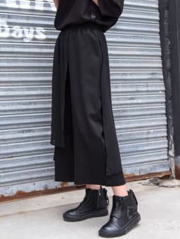 [EAM] High Elastic Waist Black Chiffon Asymmetric Pants New Loose Fit Trousers Women Fashion Tide Spring Autumn 2026 1DF4656
