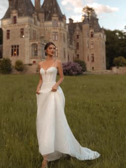 2026 Dazzling A Line Lawn Wedding Dress With Thin Straps Customized Bridal Gown Zipper Back Beaded Romantic Bride Wear