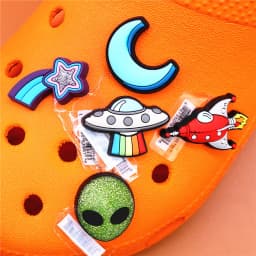 Original Space Alien Designer Shoe Charms 5pcs/lot Shoe Buckle Accessories Luxury Rainbow Sun Clog Dog Upper Jewelry Decorations