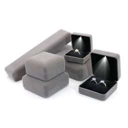 Velvet LED Lighted Necklace Bangle Bracelet Long Chain Box Luxury Wholesale Metal Jewelry Gift Display Storage Case