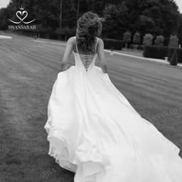 Elegant Sleeveless A-line Wedding Dress V-neck Backless Princess Vestido De Novia Swansarah W349 Customized Party Bride Gown