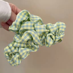 1pc Korean plaid fabric cloud clip, new high-end temperament hair clip, shark clip headband at the back of the head