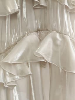 [EAM] High Elastic Waist Champagne Glossy Ruffles Irregular Half-body Skirt Women Fashion Tide New Spring Autumn 2026 1DJ0349