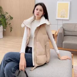 Winter Women Hooded Down Waistcoat Light Thin White Duck Down Vest Coat Ladies Warm Sleeveless Puffer Jacket Parkas Short Tank