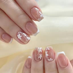 24Pcs French Short Square White Reusable False Nail Tips with Rhinestone Star Chain Nude Pink Acrylic Lovely Nails Fashion Set