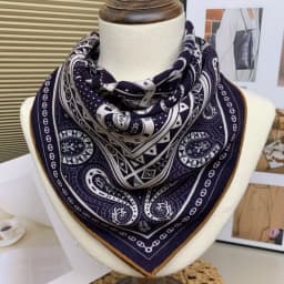 Retro Double-Sided Silk Wool Heart Nut Flower Large Square Scarf Multifunctional Winter Fashion Accessories for All Ages