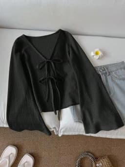 Women's Casual Solid Color Tie Front Semi-Fitted Flare Sleeve Blouse V-Neck Knit Textured Fabrics Cottagecore Top Spring/Fall