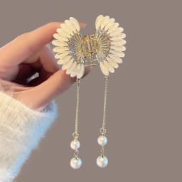 Glitter Shark Grip Clips Korean Style Sweety Romantic Hair Claws Butterfly Shape Girls Pearl Tassel Metal Jewelry Hair Accessory