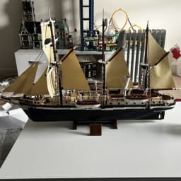 The Endurance Bricks Building Blocks Compatible 3011pcs Antarctic Expedition Ship Dispaly Model Birthday Gifts for Teenage Toys