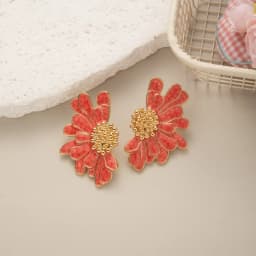 White Pink Color Metal Petal Stud Earrings for Women Personality Fashion Flower Earrings pendientes mujer