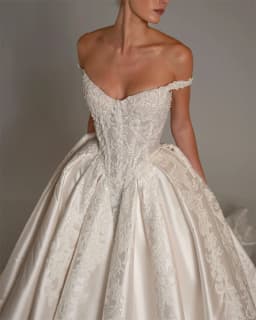 Tokyo Customized White Strapless Neck Satin Wedding Dresses Sleeveless Lace-Up Back Bridal Gown 2026 Elegant A-Line Wedding Gown