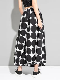 [EAM] High Elastic Waist Black Dot Printed Long Wide Leg Trousers New Loose Fit Pants Women Fashion Spring Autumn 2026 1DE6981