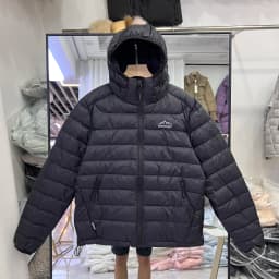 2025 New Women's Short White Duck down Jacket Loose Fit Chest Mountain Design Hooded Korean Style Commute Wind Nylon Material