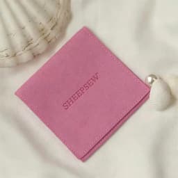 50pcs SHEEPSEW Microfiber Jewellery Envelope Pouches Custom Deboss Logo Multi Colors Jewelry Packaging Bag For Bridesmaid