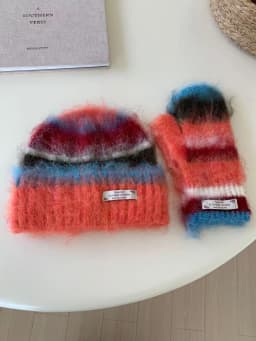 Striped Rainbow Beanies Hat Gloves Two Piece Set For Women&Men Winter Warm Skullis Hats Unisex Outdoor Coldproof Gloves Caps Set