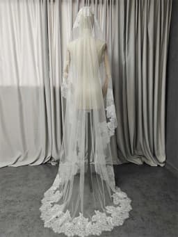 Customized Wedding Veil with Chantilly Eyelash Lace, 2m/2.5m/3m Mantilla Veil, Ivory Bridal Veil with Hidden Comb, Veil NV9145