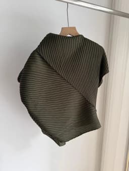 Pleated T-Shirt 2026 Summer New Japane Irregular Cut Pile Collar Top Simple Fashion Lightweight Wrinkle-Free Women Skirt