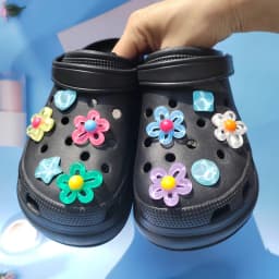 Hot Sales 9pcs 5 Petal Flower Hole Shoe Charms Designer DIY Shiny Bling Shoes Decoration for Clogs Kids Boys Women Girls Gifts