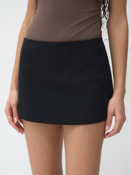 Women's Elegant Slim Fit Side Split Hem Solid Color Mini Skirts Casual Daily Wear Anti-expose Lining Short Skirts Summer 2026