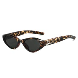 Trendy Retro Black Cat-Eye Sunglasses (Silver Star Detail) – Luxury INS Vibe, Perfect for Stunning Street Snaps