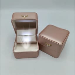 Custom LOGO PU Leather LED Jewelry Box Creative Deer Buckle Proposal Ring Pendant Case Paired Ring Jewelry Packaging Box Gift