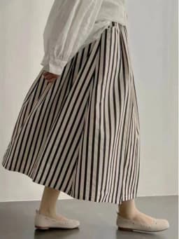 Retro Chic Solid Color Striped Skirt for Women in Summer, High Waisted and Slimming A-line Mid Length Umbrella Skirt