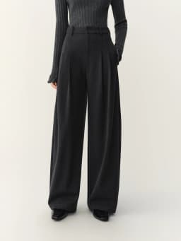 FSLE 2026 Fall Winter Women's Chic Versatile Gray Pleated Barrel Leg Dress Pants with Flowy Fit - Flattering for Daily Wear