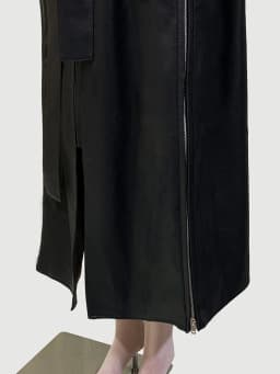 Mauroicardi Spring Autumn Extra Long Cool Black Waterproof Pu Leather Trench Coat for Women Shoulder Pads Zip Up Overcoat 2024