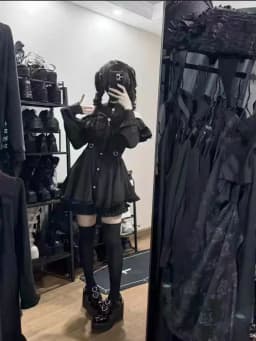 Jirai Kei Black Off Shoulder Mini Dress Women‘s Long Sleeve Ruffle Lace Trim Button Front High Waist Gothic Date Night Outfit