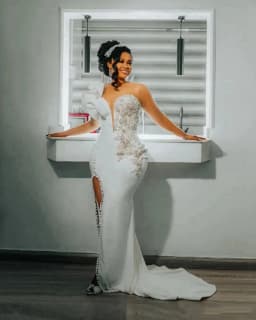 Custom Sexy Sheer Neck Long Sleeves Mermaid Wedding Dress Side Split Crystals Decorated Wedding Bridal Gowns for African Nigeria