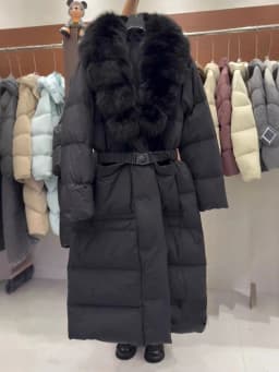 Lagabogy 2026 Long Down Jacket Winter Large Real Fox Fur Collar Waist Women Parkas Elegant Thicken Hooded White Duck Puffer Coat