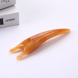 〔San〕 Resin Face Lifting Scraping Massage Nose Lifting Massage Y-shape Guasha Massage Reduce Puffiness Meridians Tool