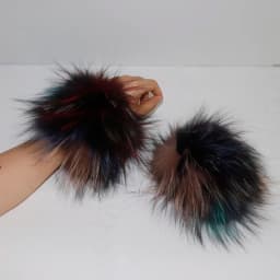 Women's Real Fox Fur Cuff Arm Warmer Lady Bracelet High-Quality Wristband Glove Fashionable Fox Fur Cuffs for Stylish Warmth