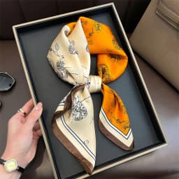 2024 Luxury Floral Print 70cm Square Silk Scarf Women Designer Scarves Bandana Foulard Shawl Hijab Echarpe Hairband Tie Ribbon
