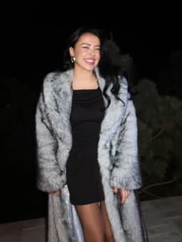 Winter High Quality Fluffy Fox Fur Overcoat Outerwear Women Long Fashion Faux Fur Coat Women Gradient Dyeing Plush Jacket
