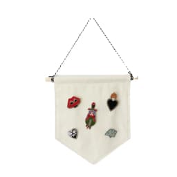 1PCS Pin Display Pennant Black White Fabric Flag Lapel Badge Jewelry Storage Rack Brooches Canvas Wall Banner Decoration Show