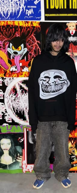 Men Black Pullover Hoodie Rock Inspired Street Trend Design Youth Clothing Loose Fit Comfy Urban Wear with Stylish Attitude
