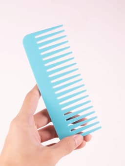 1 Thick Plastic Heat-Resistant, Anti-Static Long Toothed, Wide Toothed Salon Hairstyle Comb Special for Real Hair Wigs