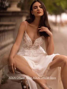 Sexy Beach Wedding Dress Boho Bridal Gown Customized Spaghetti Straps V Neck Sequined Applique Chiffon Backless Bride Dresses