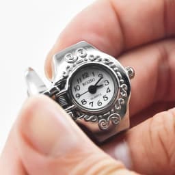 New Gem Flower Clamshell White Dial Can See The Time Finger Watch Casual Fashion Ring Watch